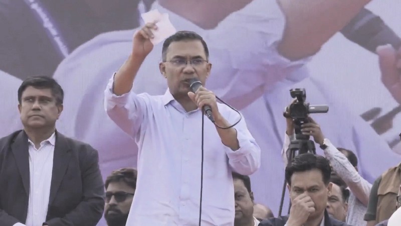 'একটি রাজনৈতিক দল নারীদের ঘরে আটকে রাখতে চায়'